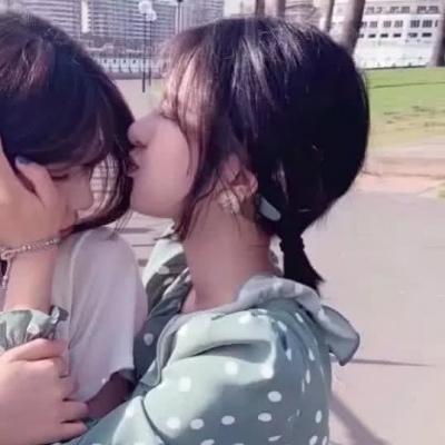 �ɰ�������Ů������ͷ��--İ��������