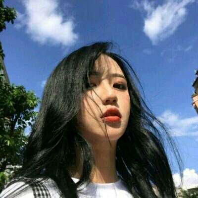 ���߳�����Ů��΢�Ÿ����ͼ