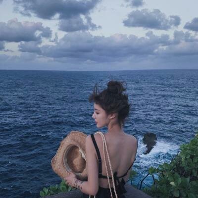 ���߳�����Ů��΢�Ÿ����ͼ