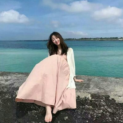 ���߳�����Ů��΢�Ÿ����ͼ