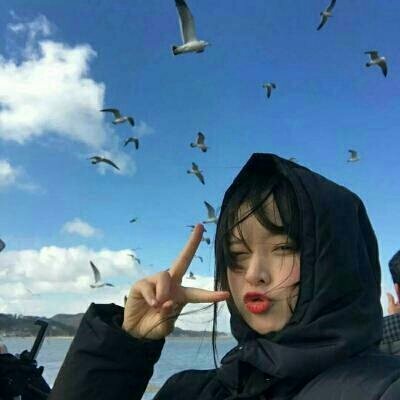 ���߳�����Ů��΢�Ÿ����ͼ