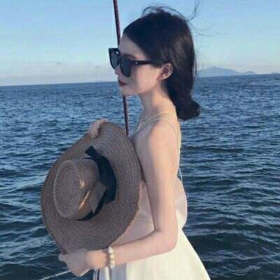 ���߳�����Ů��΢�Ÿ����ͼ