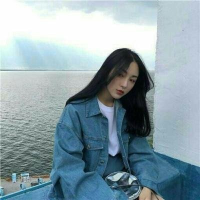 ���߳�����Ů��΢�Ÿ����ͼ