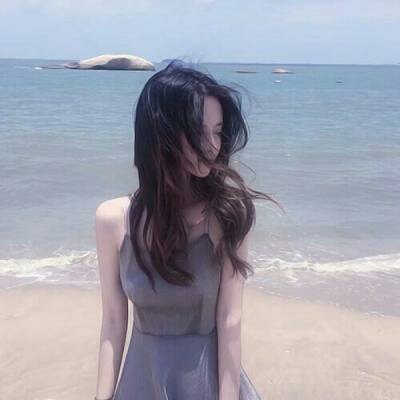 ���߳�����Ů��΢�Ÿ����ͼ