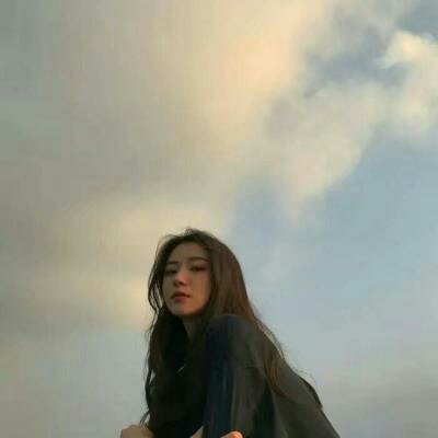 ���߳�����Ů��΢�Ÿ����ͼ