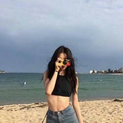 ���߳�����Ů��΢�Ÿ����ͼ