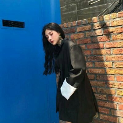 ���߳�����Ů��΢�Ÿ����ͼ