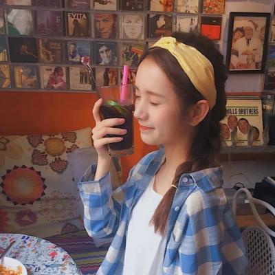 ���Լ򵥵�ʱ��΢��Ů������ͼƬ