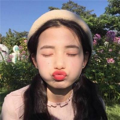 ���Լ򵥵�ʱ��΢��Ů������ͼƬ