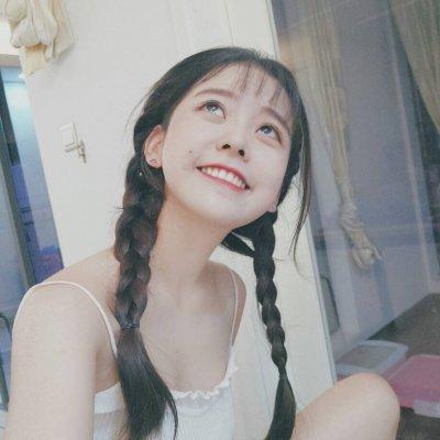 ���Լ򵥵�ʱ��΢��Ů������ͼƬ