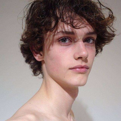 ŷ����������˧���ľ����ſ�ͷ��