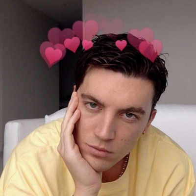 ŷ����������˧���ľ����ſ�ͷ��