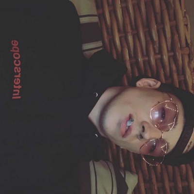 ŷ����������˧���ľ����ſ�ͷ��