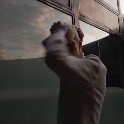 ŷ����������˧���ľ����ſ�ͷ��