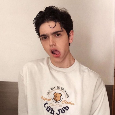 ŷ����������˧���ľ����ſ�ͷ��