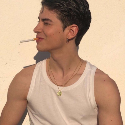 ŷ����������˧���ľ����ſ�ͷ��