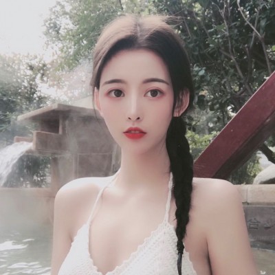 �����ʸ߶�Ů��΢��ͷ��