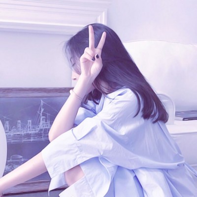 �����ʸ߶�Ů��΢��ͷ��