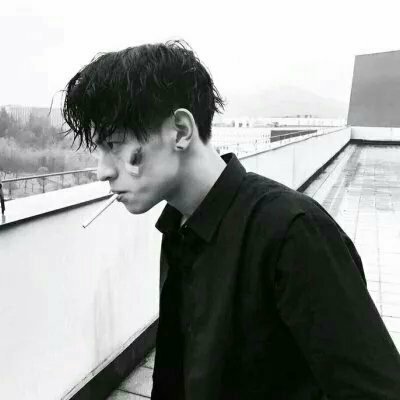 ������������ڰ�ͷ��--û��������