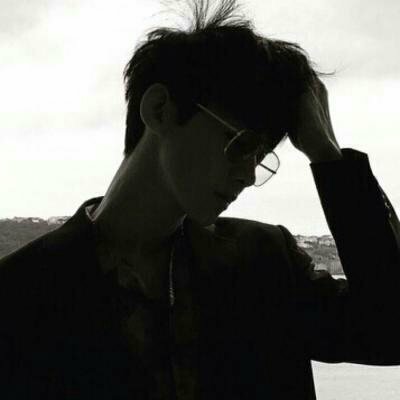 ������������ڰ�ͷ��--û��������