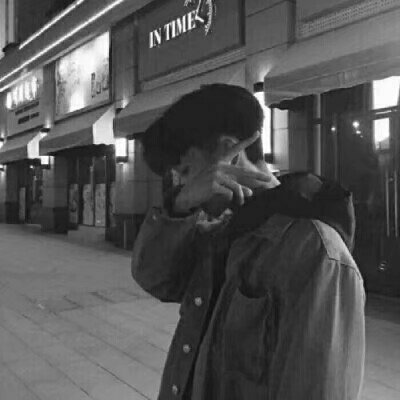 ������������ڰ�ͷ��--û��������