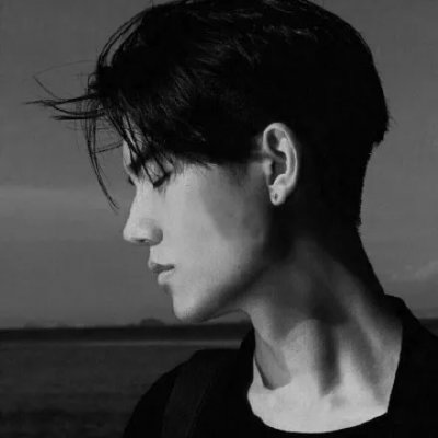 ������������ڰ�ͷ��--û��������