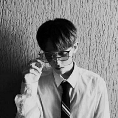 ������������ڰ�ͷ��--û��������