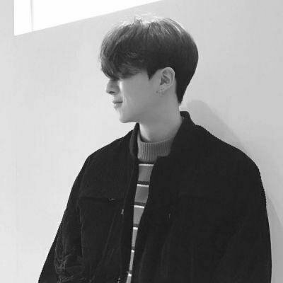 ������������ڰ�ͷ��--û��������