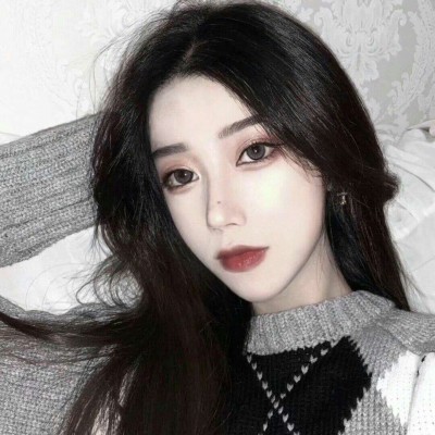 �����ﱻ˼��Χ�Ƶ�Ů��ͼƬ