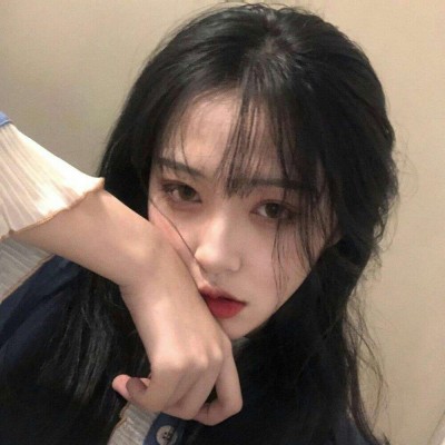 �����ﱻ˼��Χ�Ƶ�Ů��ͼƬ