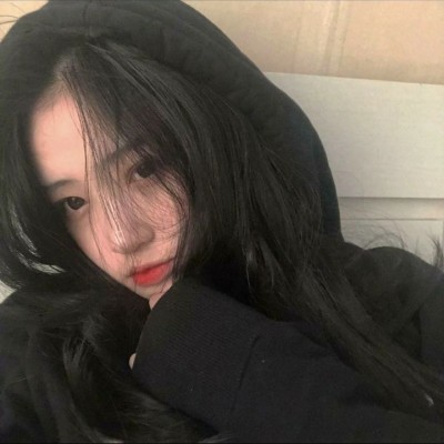 �����ﱻ˼��Χ�Ƶ�Ů��ͼƬ