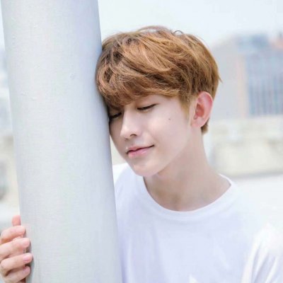 ���ռα���˧��������ż��--������