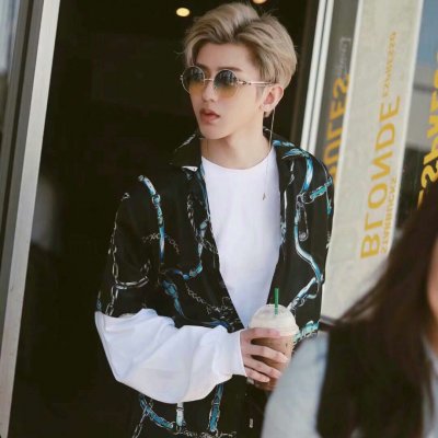 ���ռα���˧��������ż��--������