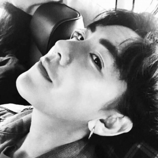 �ſ�ڰ���ɫ��������ק������ͷ��