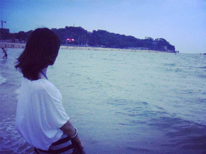 泡沫爱情显得忧伤的网名,心已麻木ン怎会痛