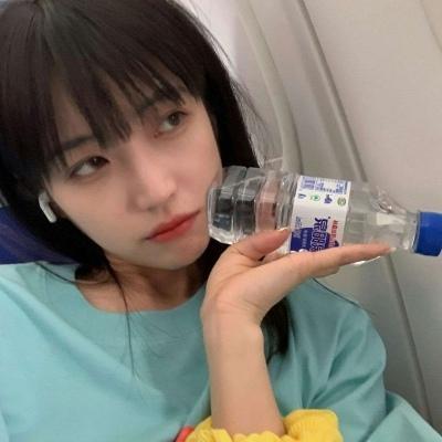 ����Ů��΢�������ǳ�����������-�ɰ���