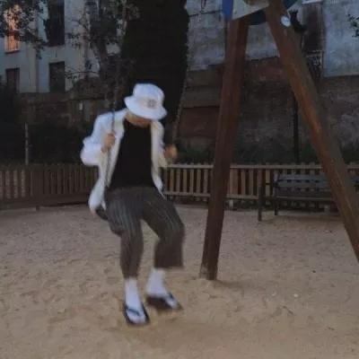 凉薄孤独的名字终究不过一场空-可爱点