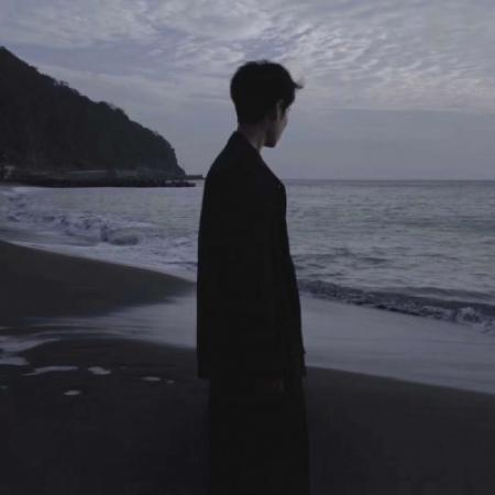 苦涩伤心的名字男生遍体鳞伤-可爱点