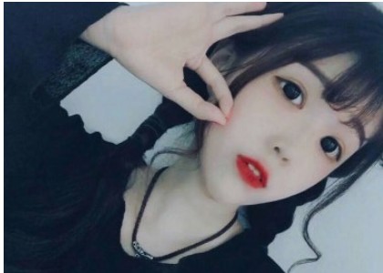 ����ʫ���Ů��΢������