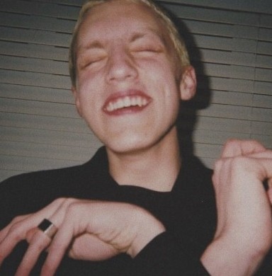 �����Ϻ����еİ�������������Ů,��������������