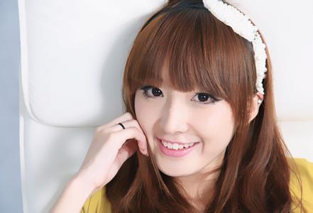 �����ഺ���õ�Ů���������ܶ��ž���Ц����i