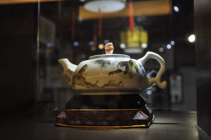 �߶˴����ϵ��Σ��͵��ݻ����ں�������