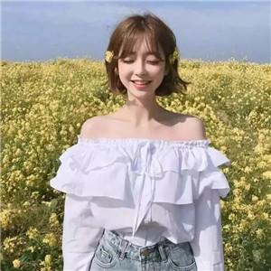 �崿���������������һ����Ц��