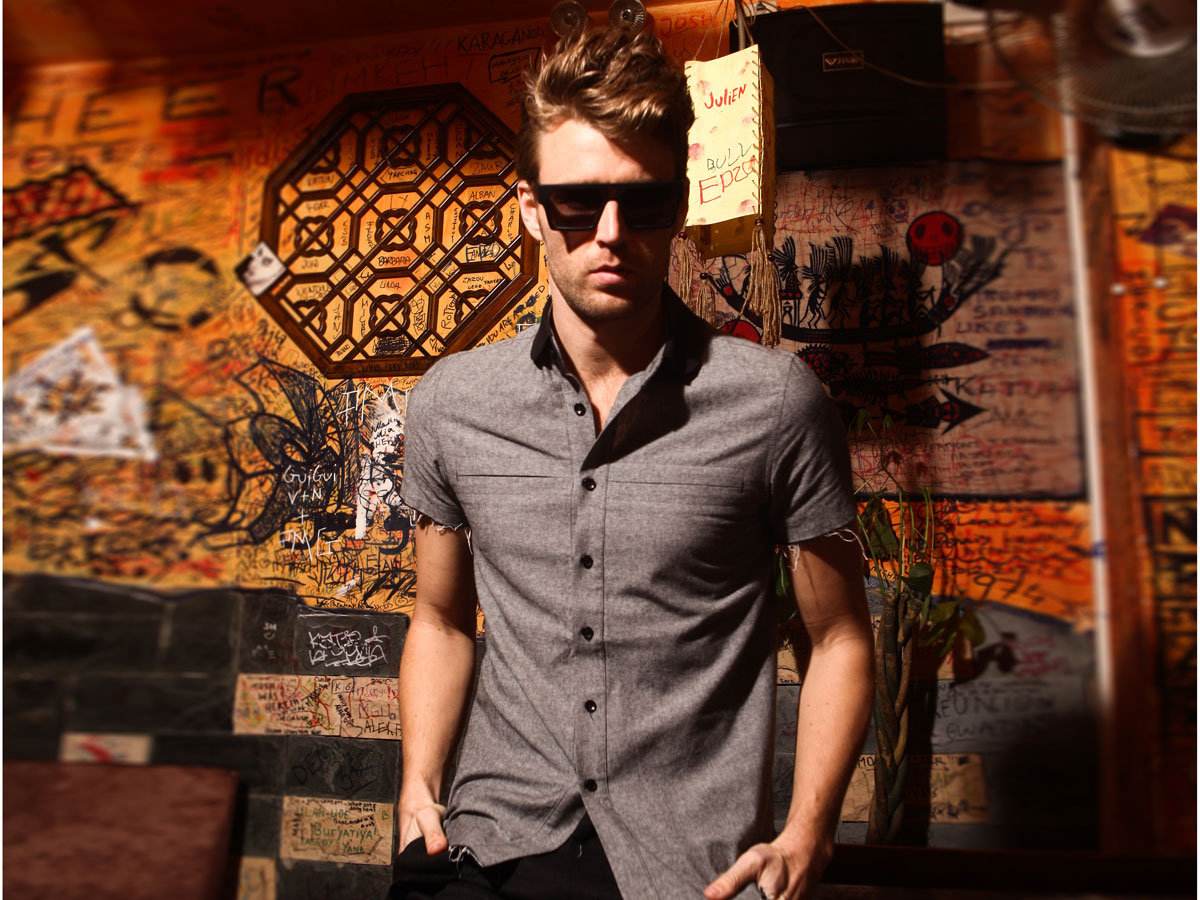 �����Ƚ�ʱ�е���������������ʱ����ǰ��