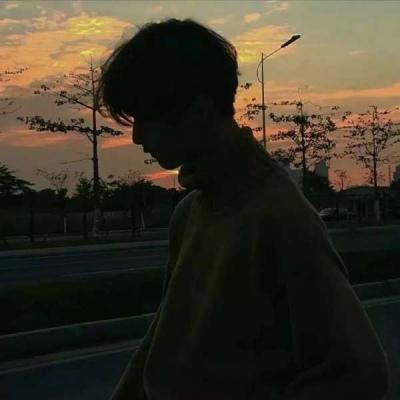 最新伤感网名男生心碎痛不欲生-可爱点