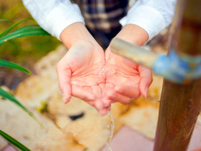 两个字的文艺网名:_____荒年〆