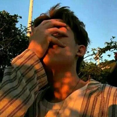 帅气的男主播名字叫什么好人不疯狂枉青春