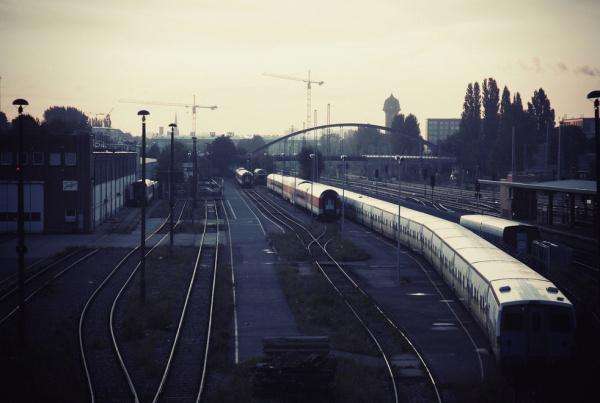 伤感中带着文艺的网名,此城无心忘少年