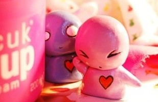 适合小女生的好听网名繁体字:彼岸的花、千年不敗