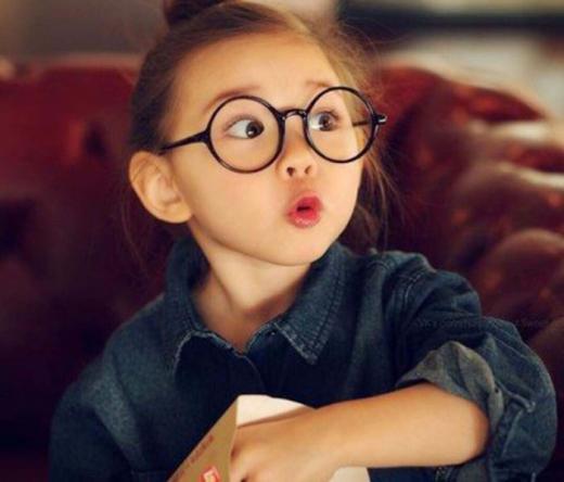 ��������յĿɰ����� ����Ů�ж�С����